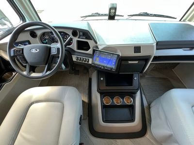2024 Fleetwood BOUNDER - Photo 2