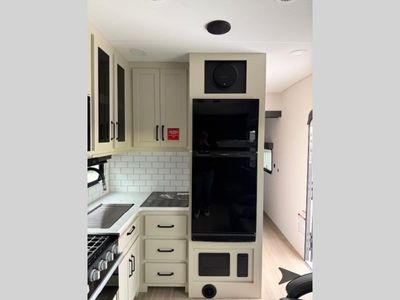 2026 Grand Design Momentum — photo 8 view