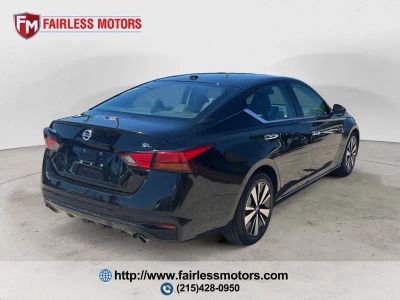 2020 Nissan Altima — detail view