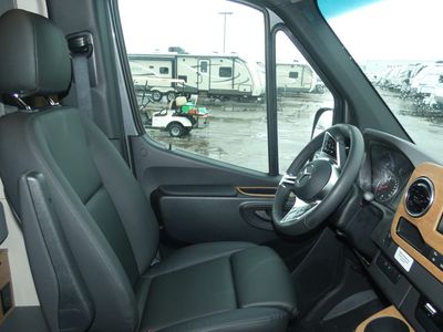 2026 Winnebago Revel - Photo 10