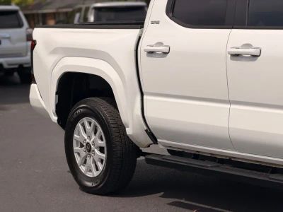 2024 Toyota Tacoma - Photo 8