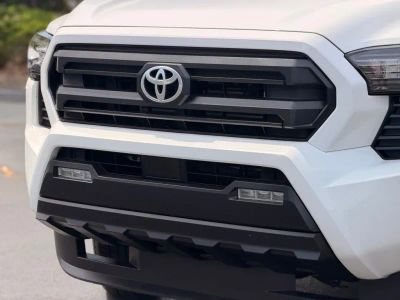2024 Toyota Tacoma - Photo 9