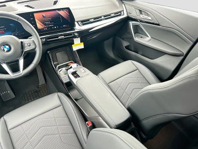 2026 BMW X2 — photo 18 view