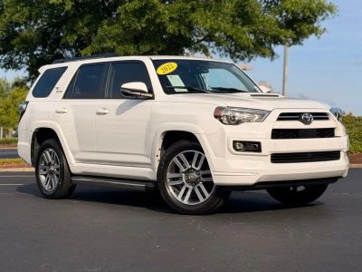 2022 Toyota 4Runner - Photo 2