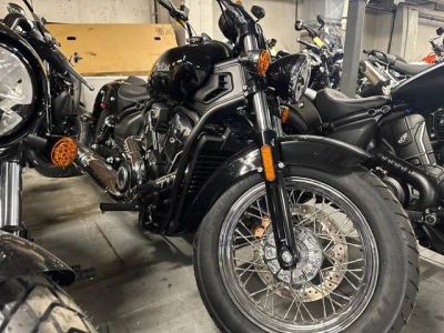 2025 Indian Motorcycle® CLASSIC — front three-quarter view