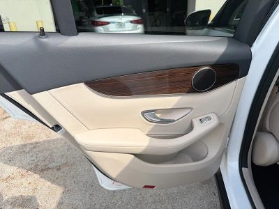 2022 Mercedes-Benz GLC — photo 24 view