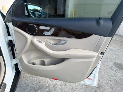 2022 Mercedes-Benz GLC — photo 32 view