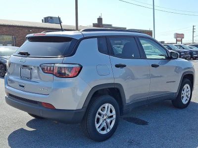 2018 Jeep Compass — interior view