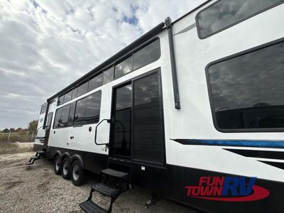 2024 Forest River RV Salem Grand Villa - Photo 3