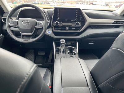 2022 Toyota Highlander - Photo 12