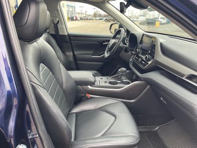 2022 Toyota Highlander - Photo 15