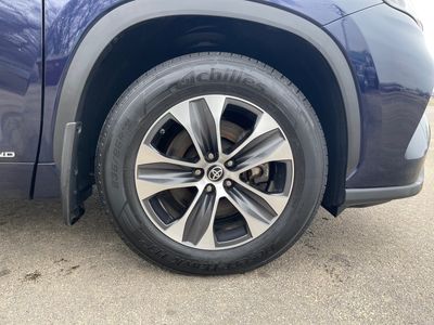 2022 Toyota Highlander - Photo 16