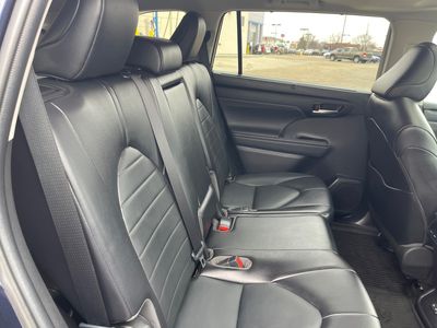 2022 Toyota Highlander - Photo 14