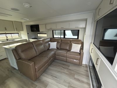 2026 Brinkley MODEL I - Photo 6