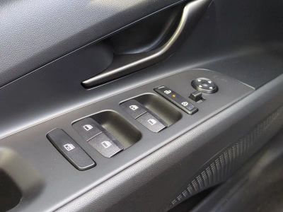 2026 Hyundai ELANTRA — photo 28 view