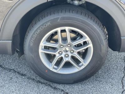 2026 Ford Explorer — photo 8 view