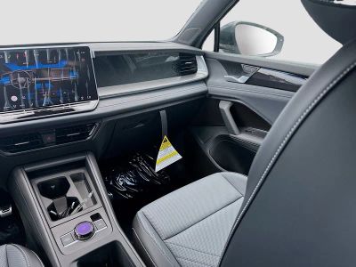 2026 Volkswagen Tiguan — photo 18 view