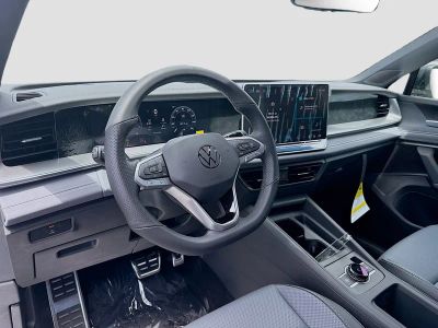2026 Volkswagen Tiguan — photo 9 view