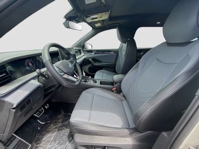 2026 Volkswagen Tiguan — photo 16 view