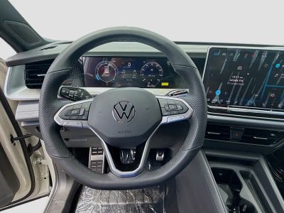 2026 Volkswagen Tiguan — photo 10 view