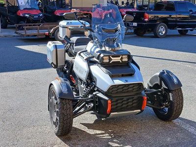 2025 Can-Am Canyon XT - Photo 2