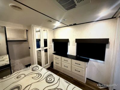 2021 Heartland Bighorn Traveler — photo 12 view