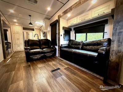 2021 Heartland Bighorn Traveler — photo 16 view