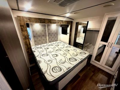 2021 Heartland Bighorn Traveler — photo 10 view