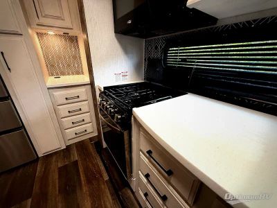 2021 Heartland Bighorn Traveler — photo 22 view