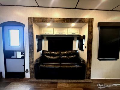 2021 Heartland Bighorn Traveler — photo 17 view