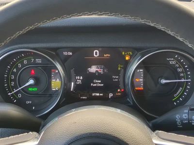 2023 Jeep Wrangler — photo 31 view