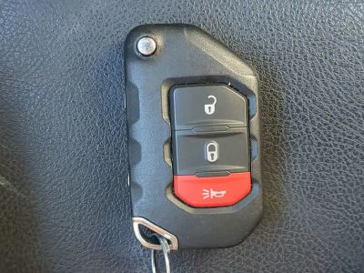 2023 Jeep Wrangler — photo 34 view