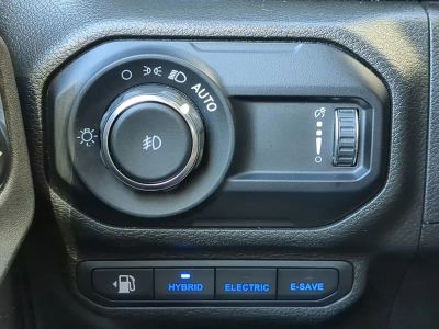 2023 Jeep Wrangler — photo 26 view