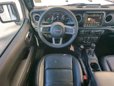 2023 Jeep Wrangler — photo 18 view