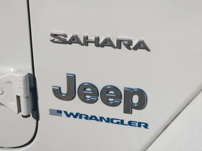 2023 Jeep Wrangler — photo 13 view