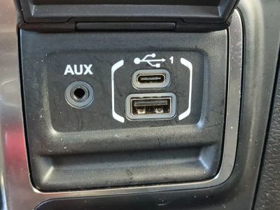 2023 Jeep Wrangler — photo 25 view