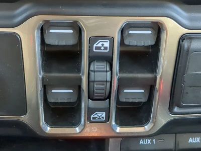 2023 Jeep Wrangler — photo 27 view