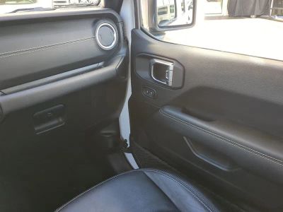 2023 Jeep Wrangler — photo 19 view