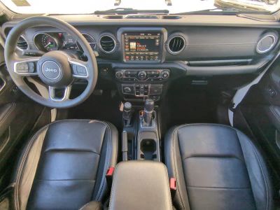 2023 Jeep Wrangler — photo 17 view