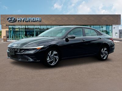 2025 Hyundai Elantra - Photo 38