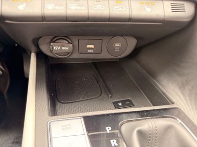 2025 Hyundai Elantra - Photo 19