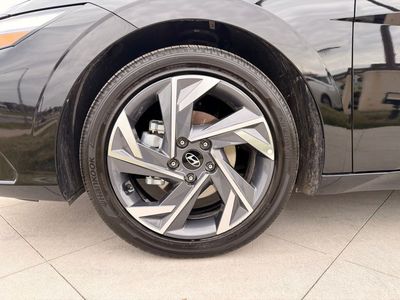 2025 Hyundai Elantra - Photo 10