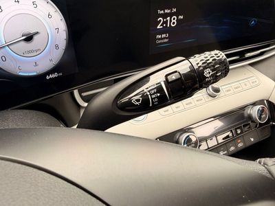 2025 Hyundai Elantra - Photo 13