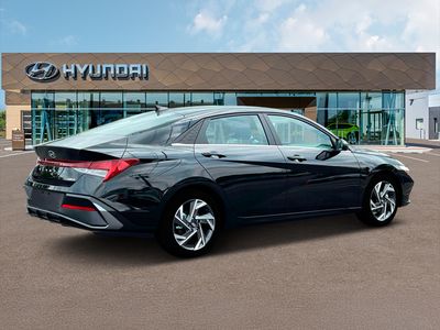 2025 Hyundai Elantra - Photo 44