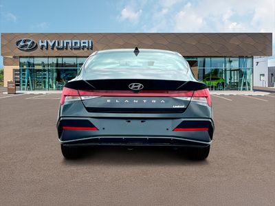 2025 Hyundai Elantra - Photo 42