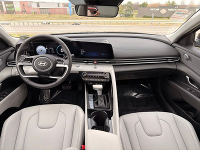2025 Hyundai Elantra - Photo 30