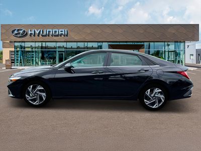 2025 Hyundai Elantra - Photo 39