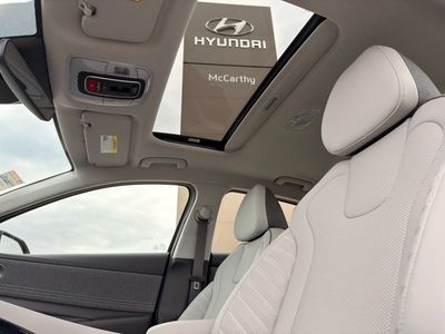 2025 Hyundai Elantra - Photo 25