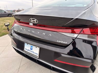 2025 Hyundai Elantra - Photo 36