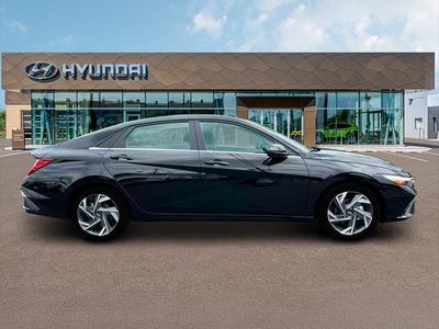 2025 Hyundai Elantra - Photo 45